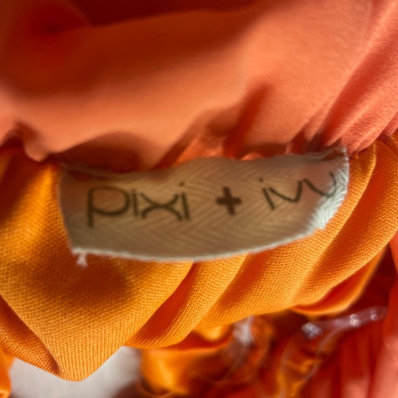 Pixi + Ivy adorable orange polyester strapless dress with lace hem - Picture 2 of 12